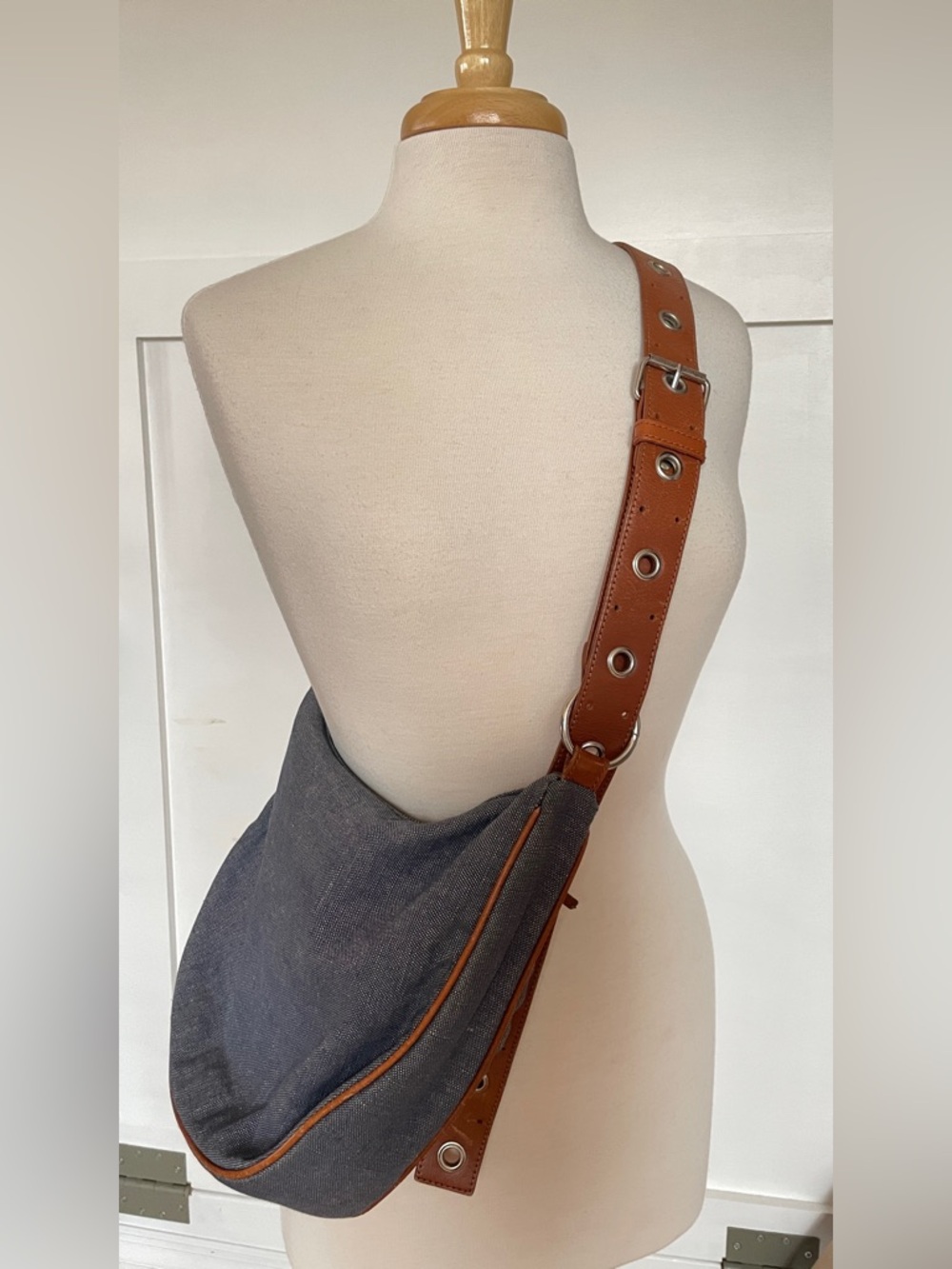 Banana Republic // Blue Canvas Shoulder Bag Crossbody Tan Leather Strap and Trim - Picture 5 of 15